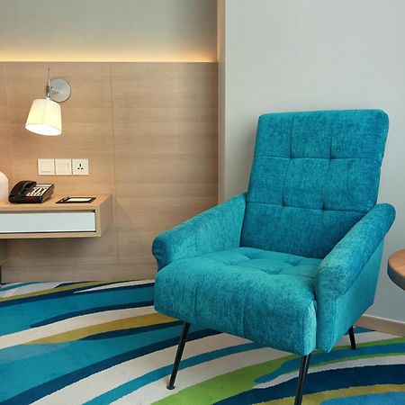 Holiday Inn Express Jakarta Wahid Hasyim By Ihg Exterior foto