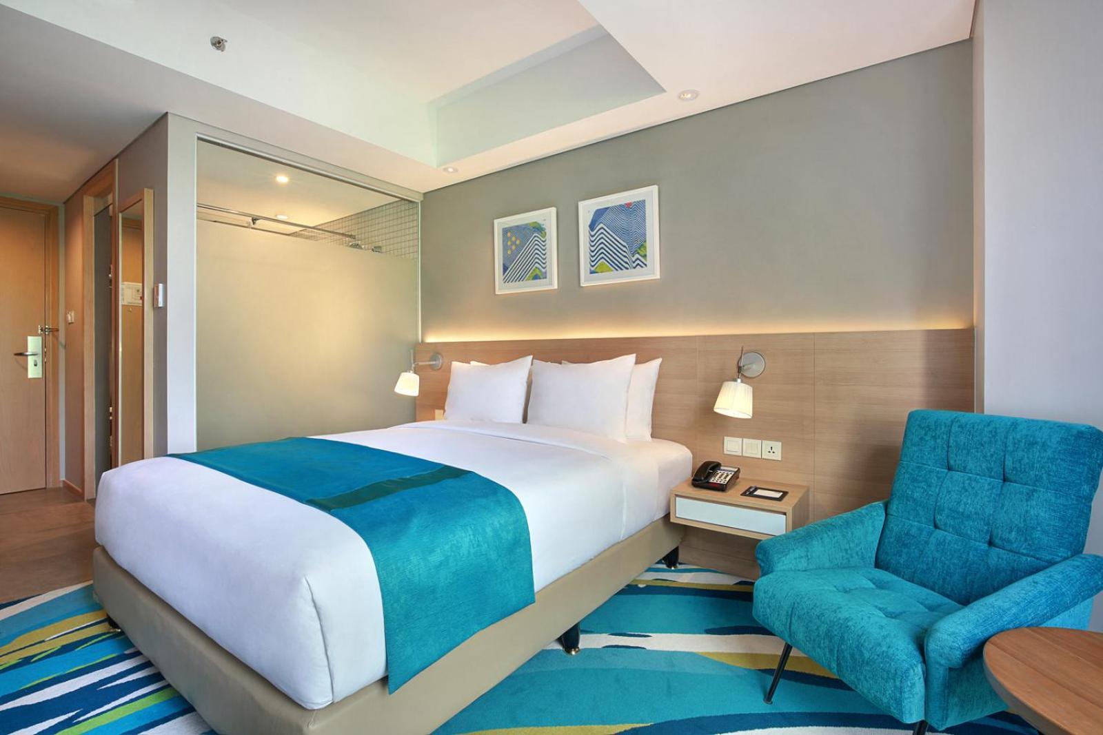 Holiday Inn Express Jakarta Wahid Hasyim By Ihg Exterior foto
