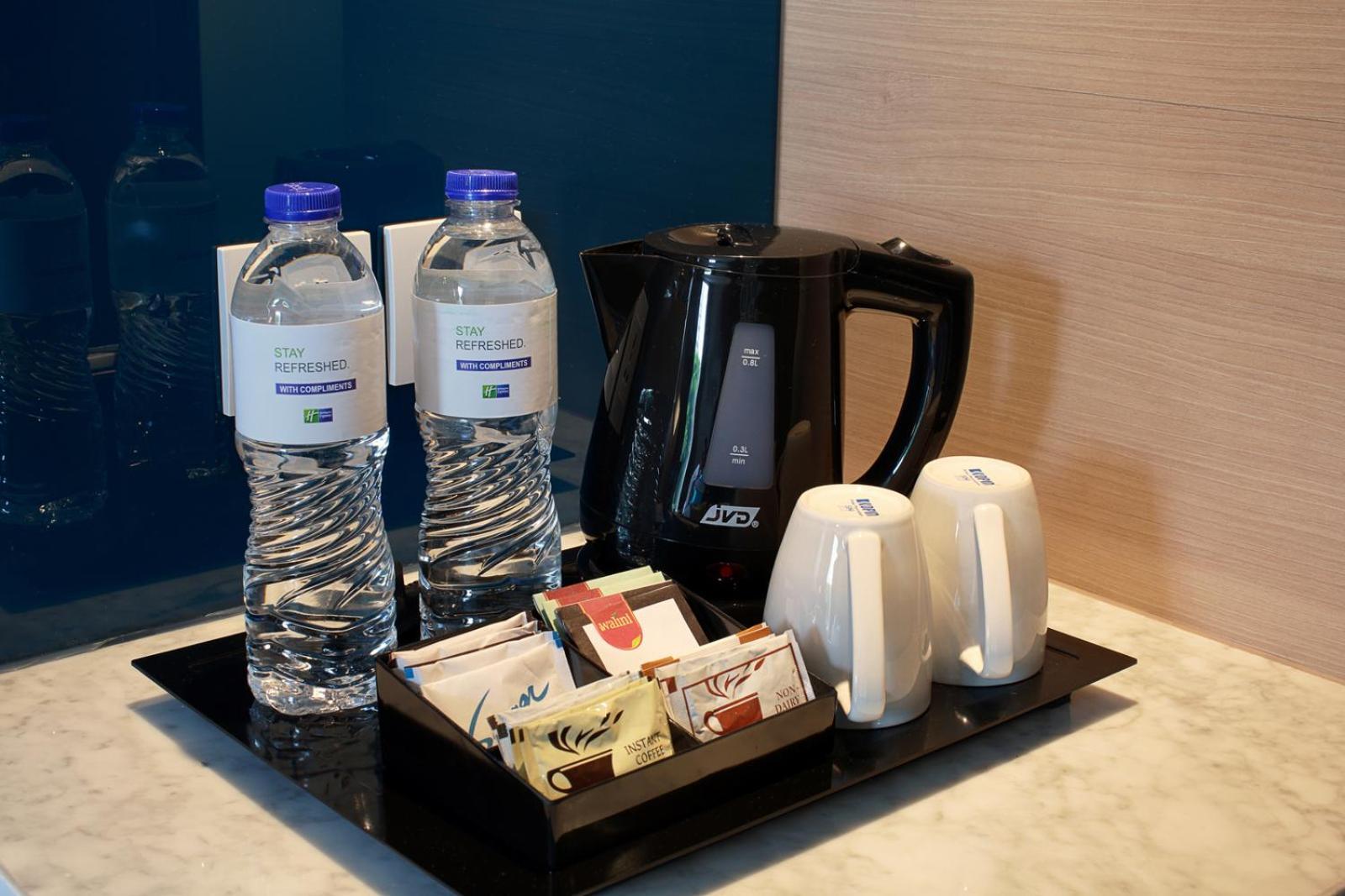 Holiday Inn Express Jakarta Wahid Hasyim By Ihg Exterior foto