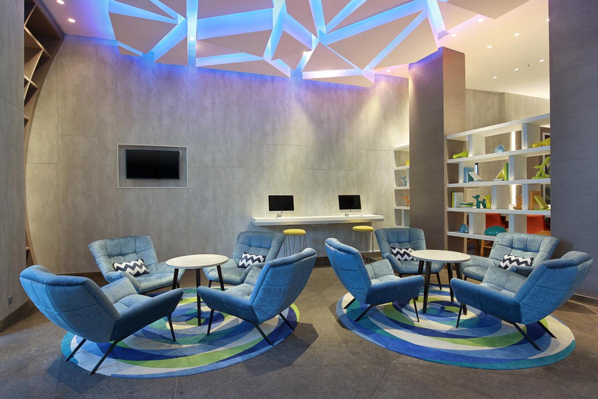 Holiday Inn Express Jakarta Wahid Hasyim By Ihg Exterior foto
