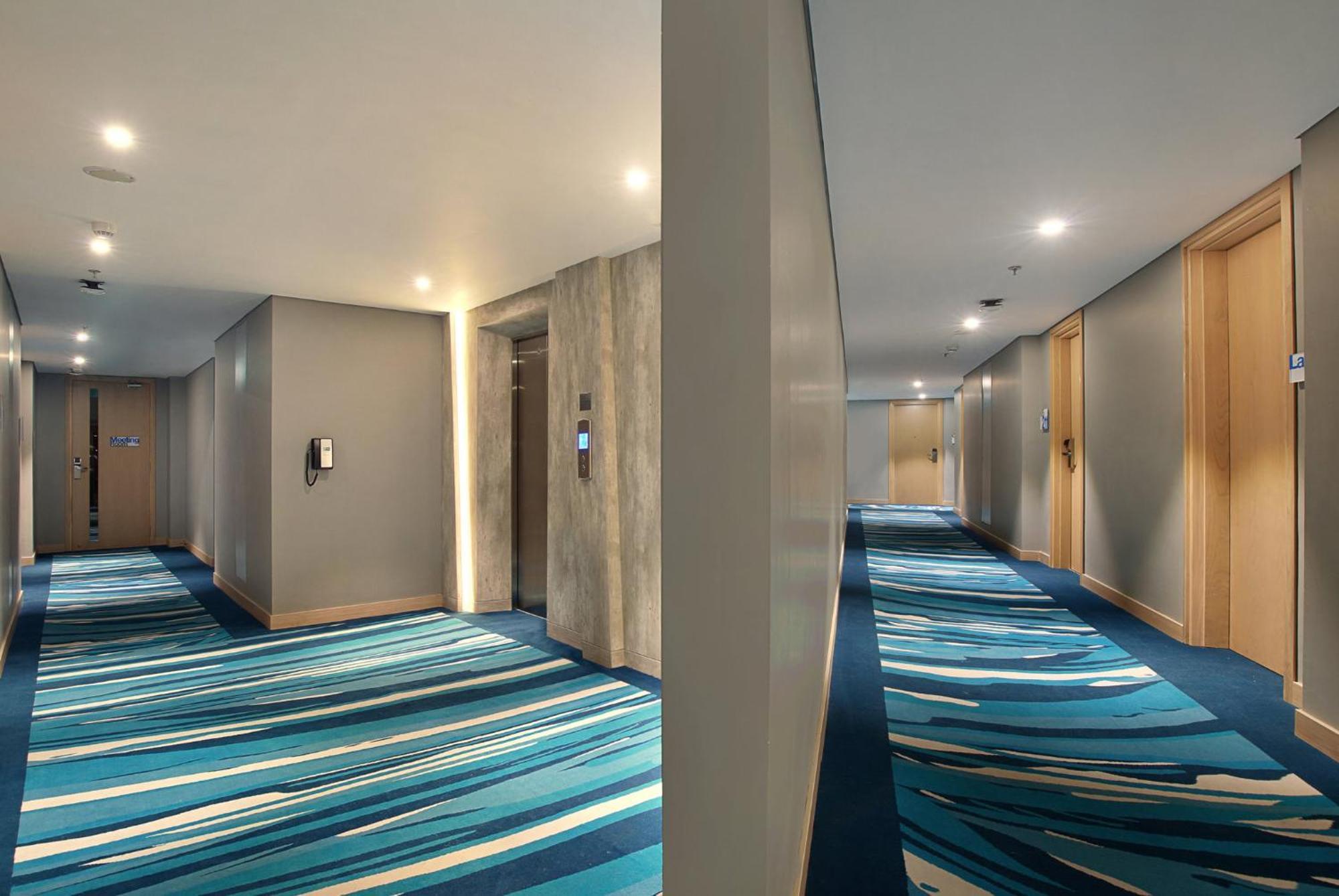Holiday Inn Express Jakarta Wahid Hasyim By Ihg Exterior foto