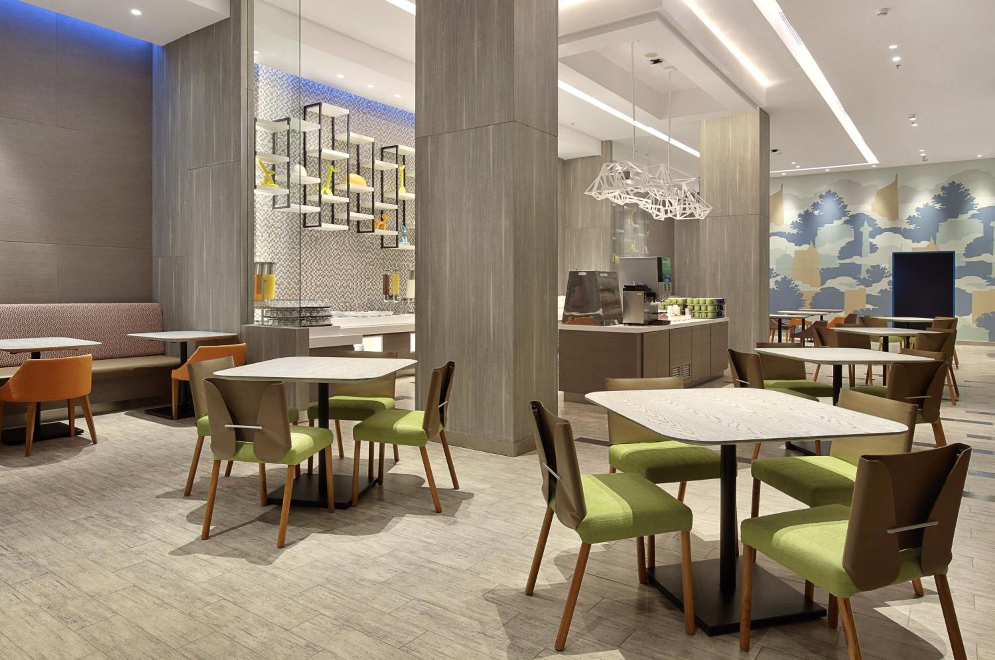 Holiday Inn Express Jakarta Wahid Hasyim By Ihg Exterior foto
