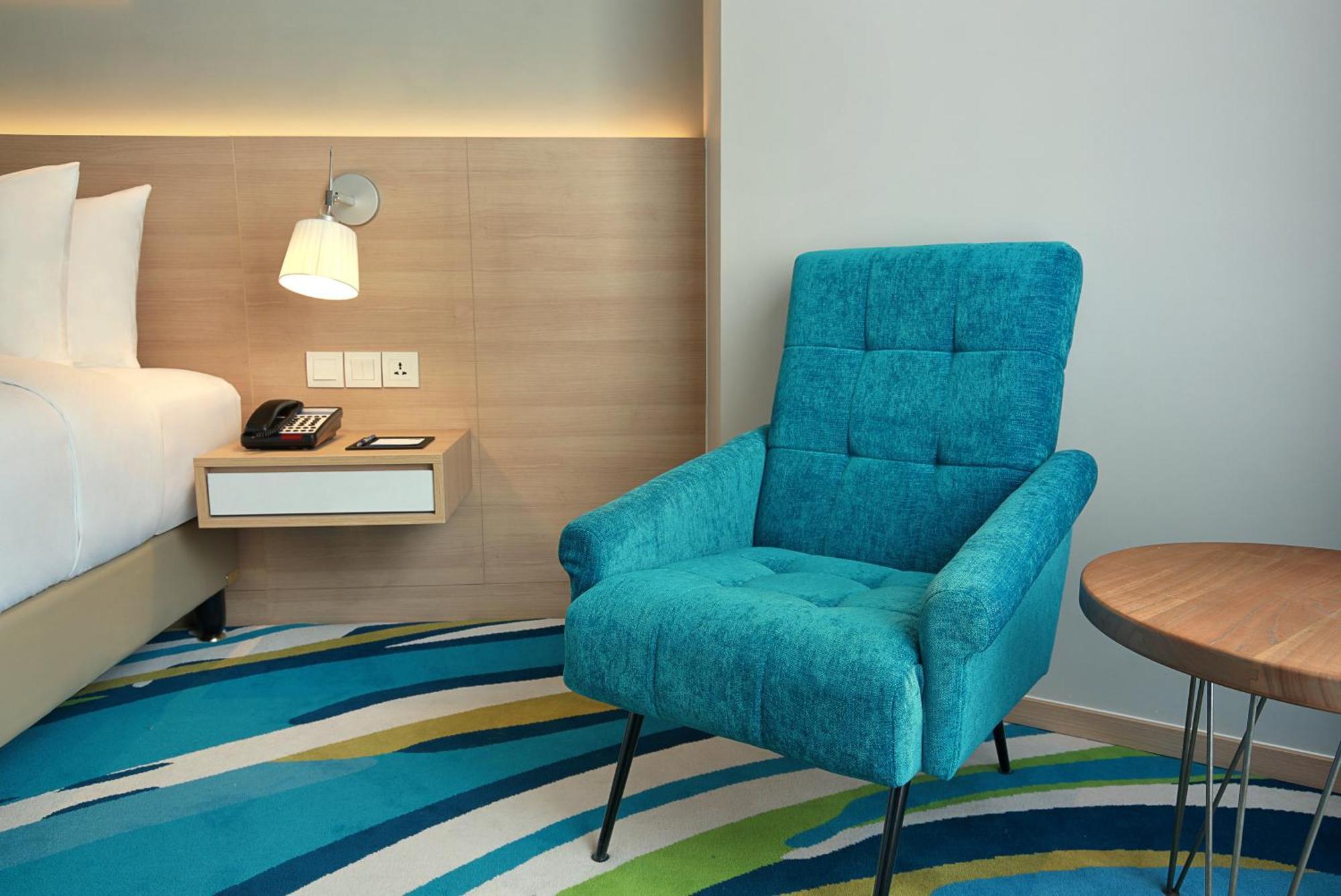 Holiday Inn Express Jakarta Wahid Hasyim By Ihg Exterior foto
