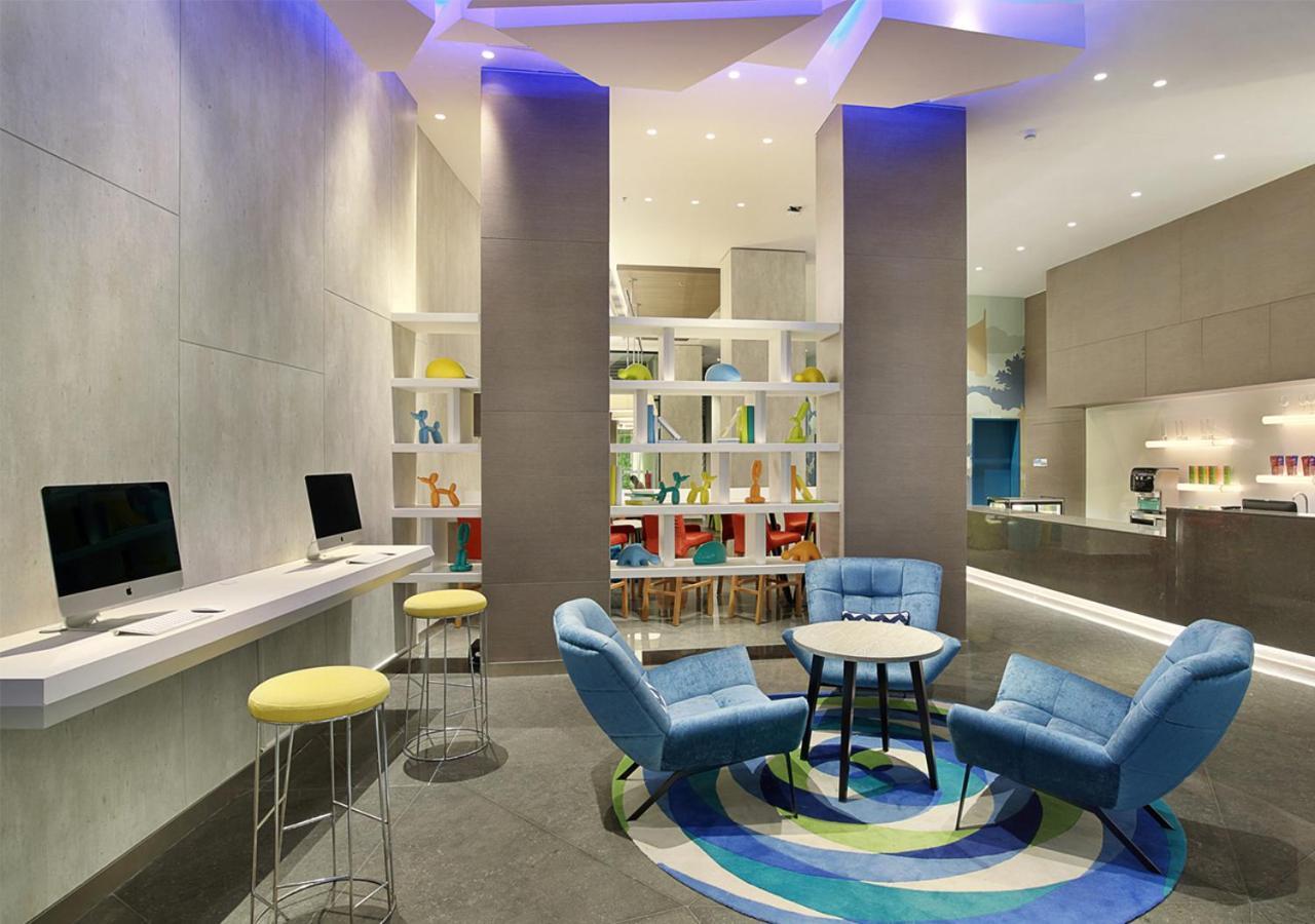 Holiday Inn Express Jakarta Wahid Hasyim By Ihg Exterior foto