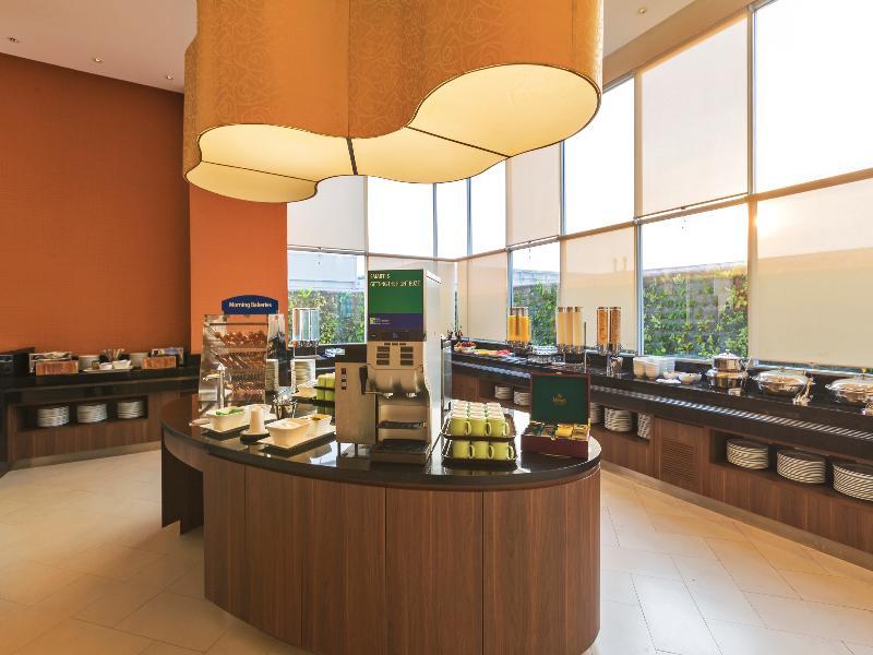 Holiday Inn Express Jakarta Wahid Hasyim By Ihg Exterior foto