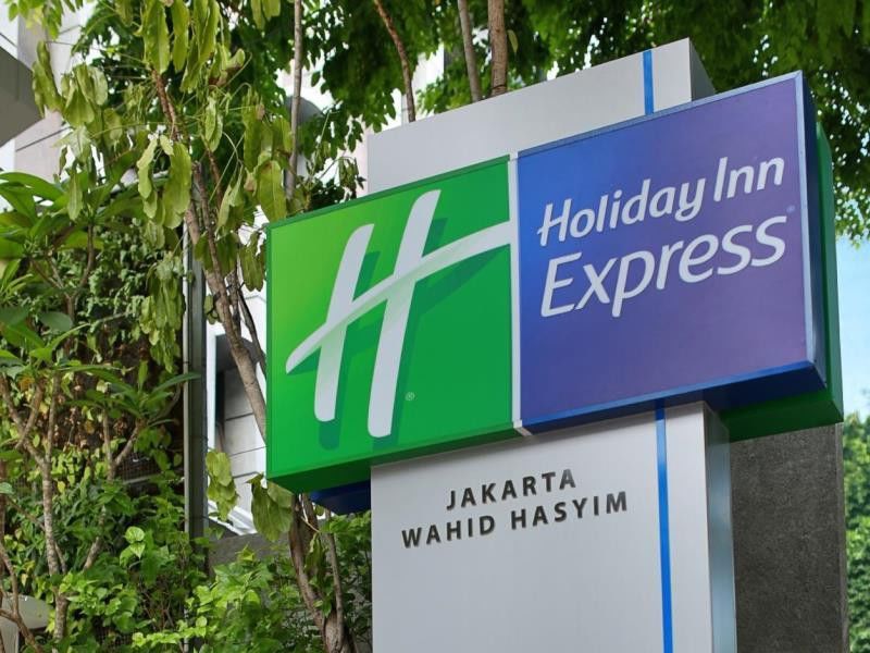 Holiday Inn Express Jakarta Wahid Hasyim By Ihg Exterior foto