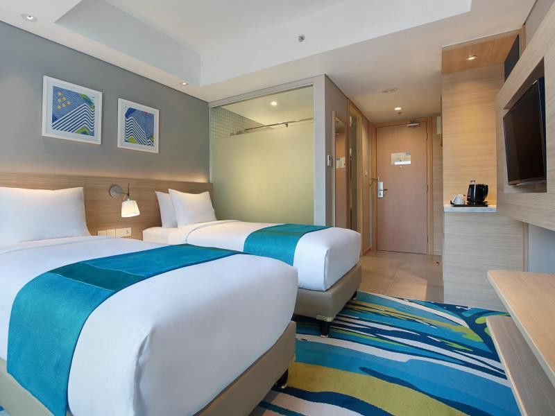 Holiday Inn Express Jakarta Wahid Hasyim By Ihg Exterior foto